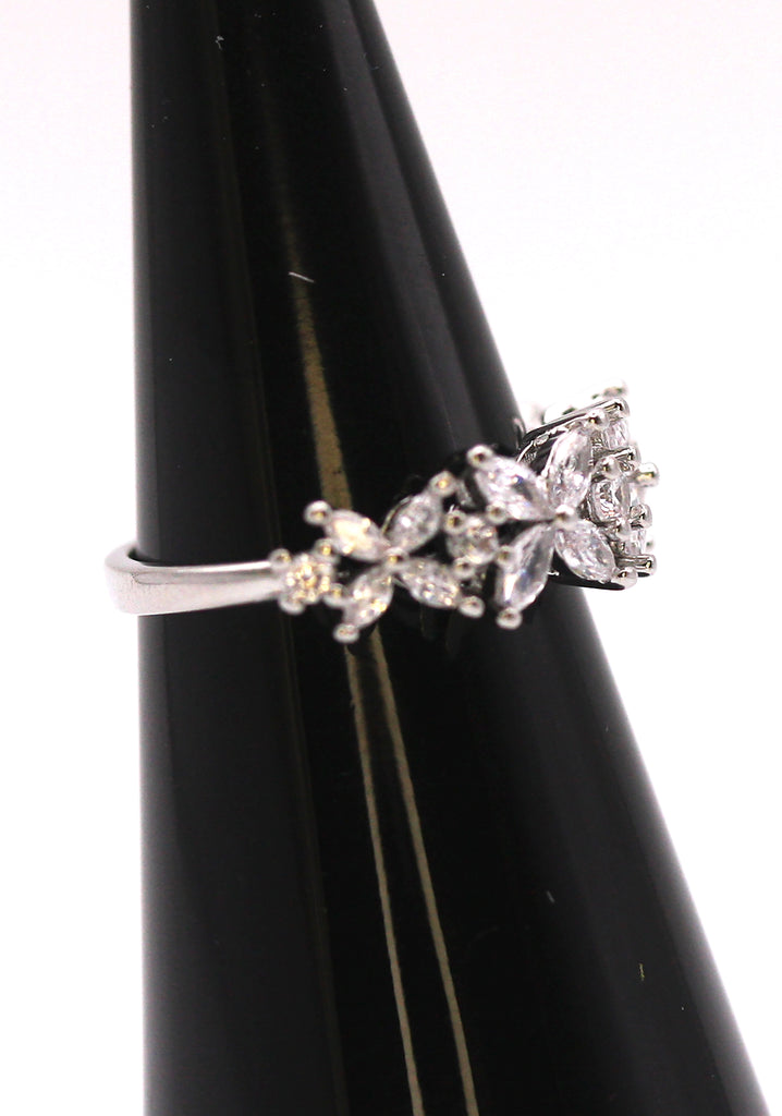 Rose Valade Collection women's ring silver/rhodium plated with zircon gemstones.
