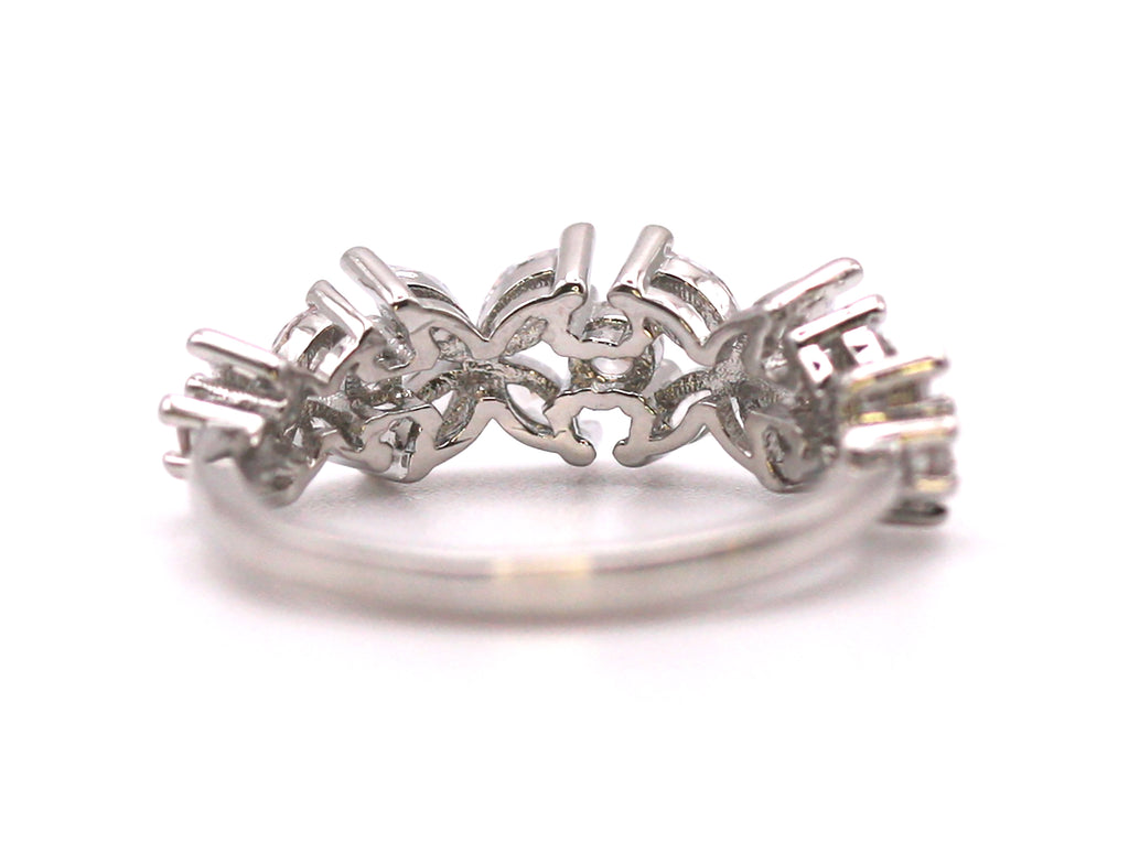 Women's ring. Silver/Rhodium plated with zircon gemstones C - 105