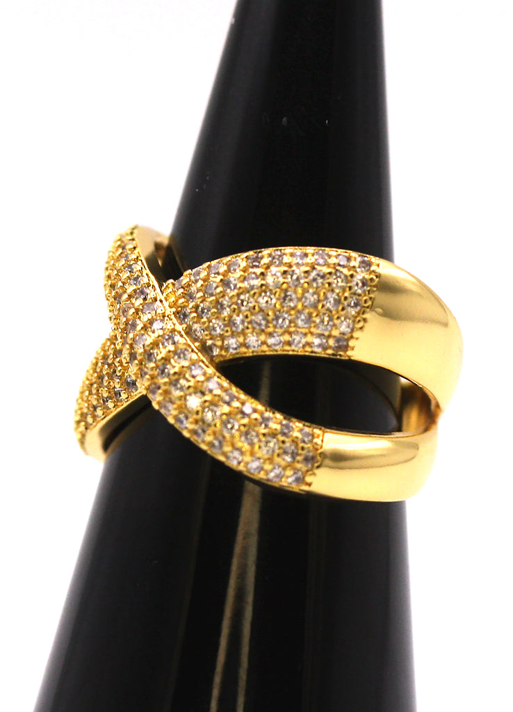 Women's ring in Gold or Silver/Rhodium plating. X pattern with zircon gemstone. Side view