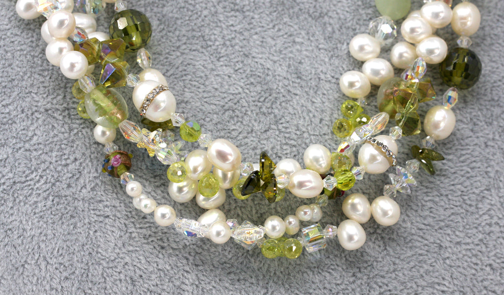 Necklace Green Torsade of Freshwater Pearls