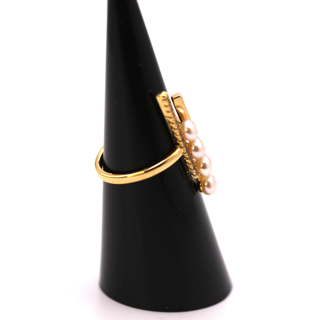 Ring gold plated. With 4 freshwater pearls JD 302