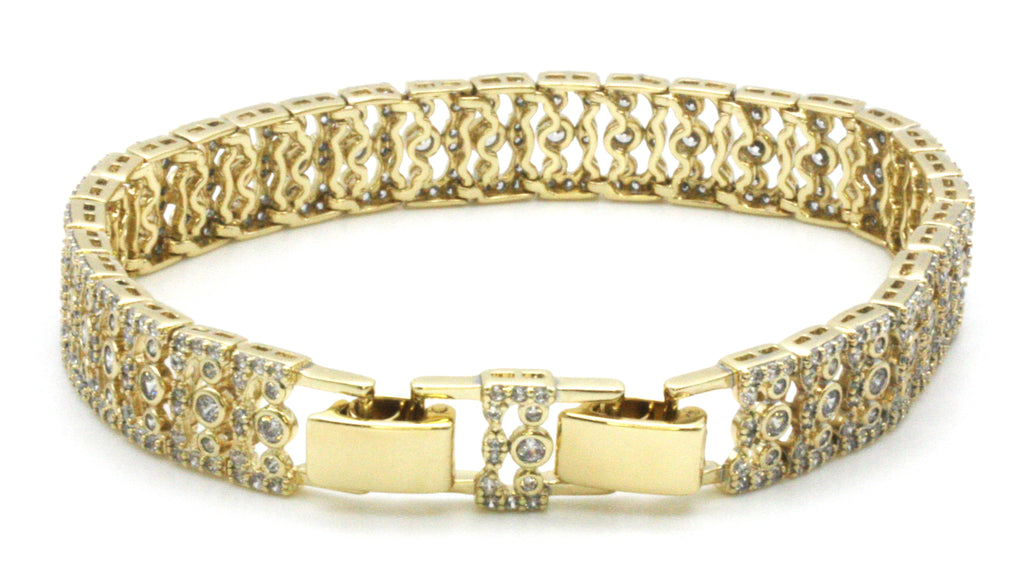 Women bracelet yellow gold plated with zircon gemstones. 7-inch length with a removable 1/2-inch extension. Closure view