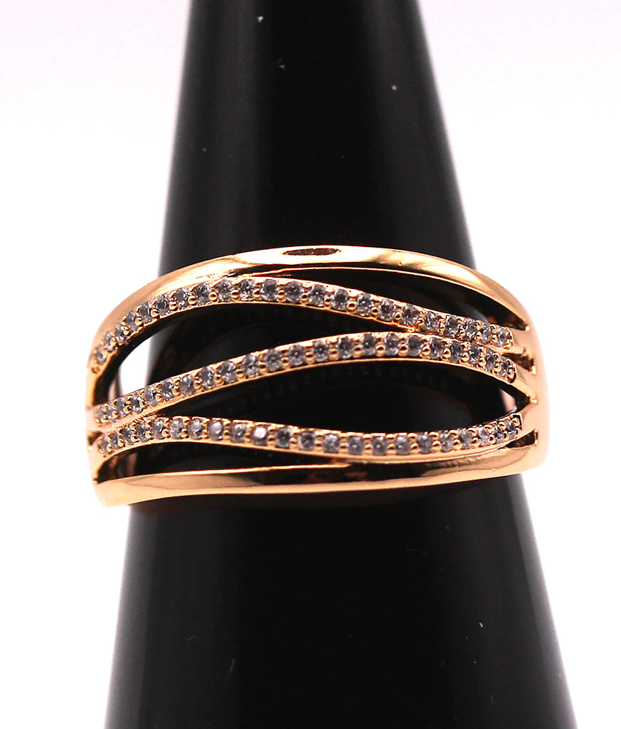 Women's Ring Rose Gold Plated. With clear zircon gemstones Face view