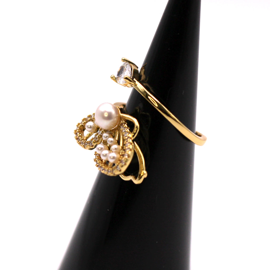Gold plated ring with crystals and pearls