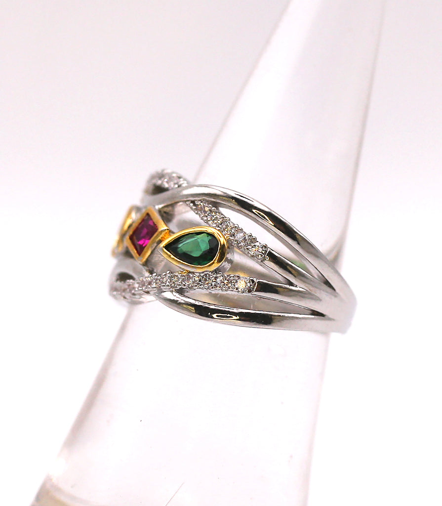 Women's ring. Silver/Rhodium plated ring with zircon gemstones. C - 103
