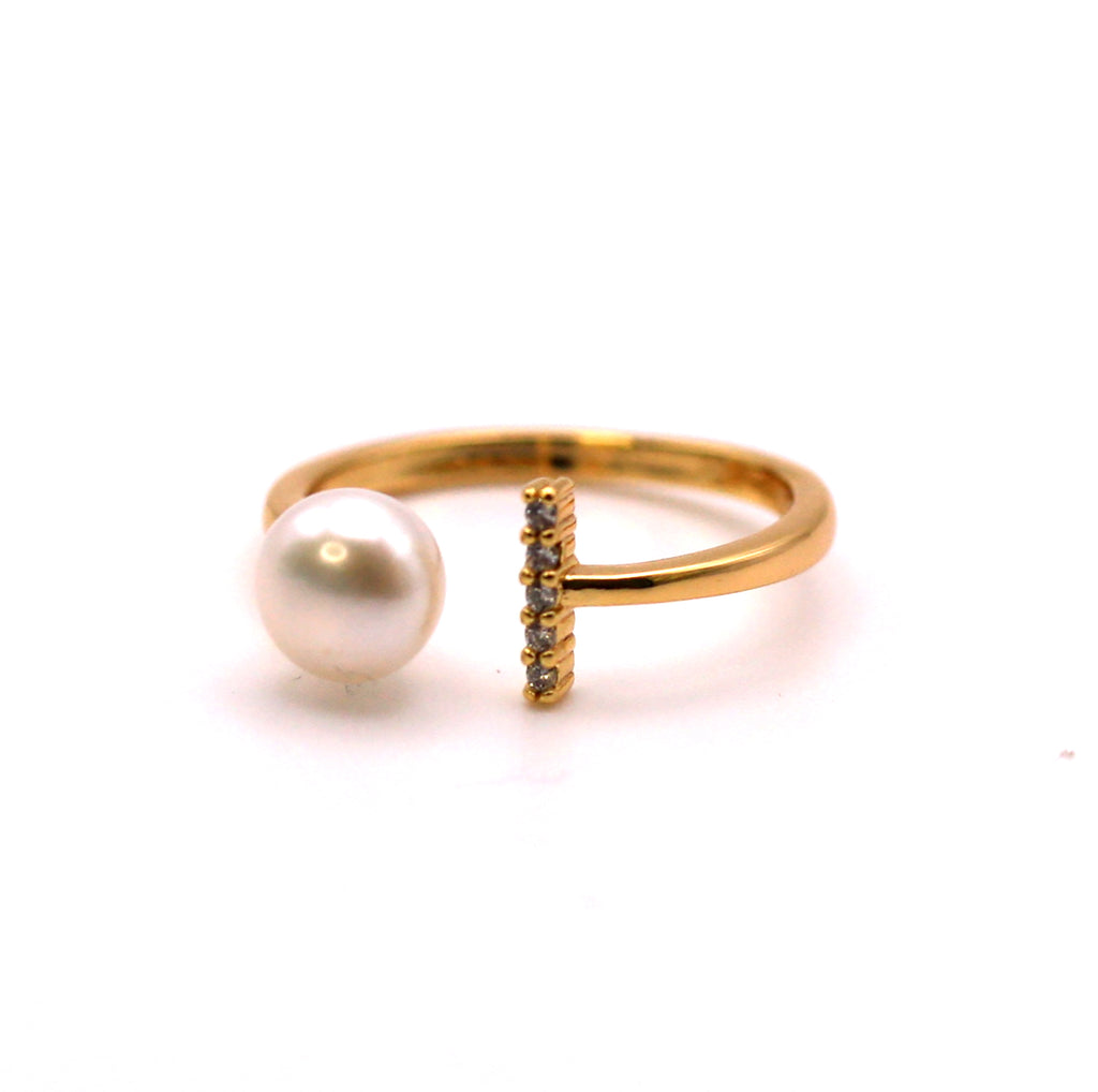 Freshwater pearl ring with crystals gold plated